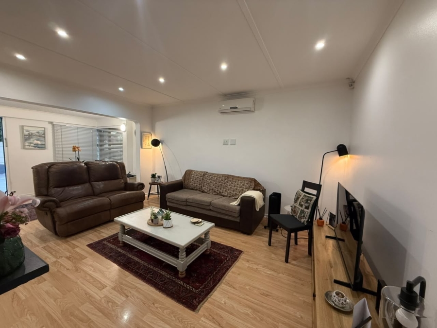To Let 3 Bedroom Property for Rent in Bothasig Western Cape